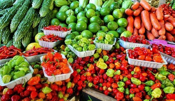 What problems are Y Combinator-backed startups solving in Africa? 4 farmers market 1329008 640 e1607068826277