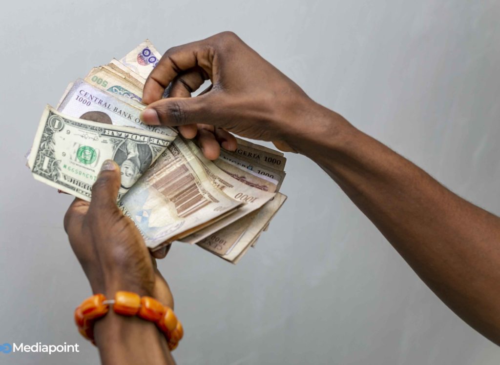 Learn all about startup funding rounds in five minutes 1 FUNDING 2