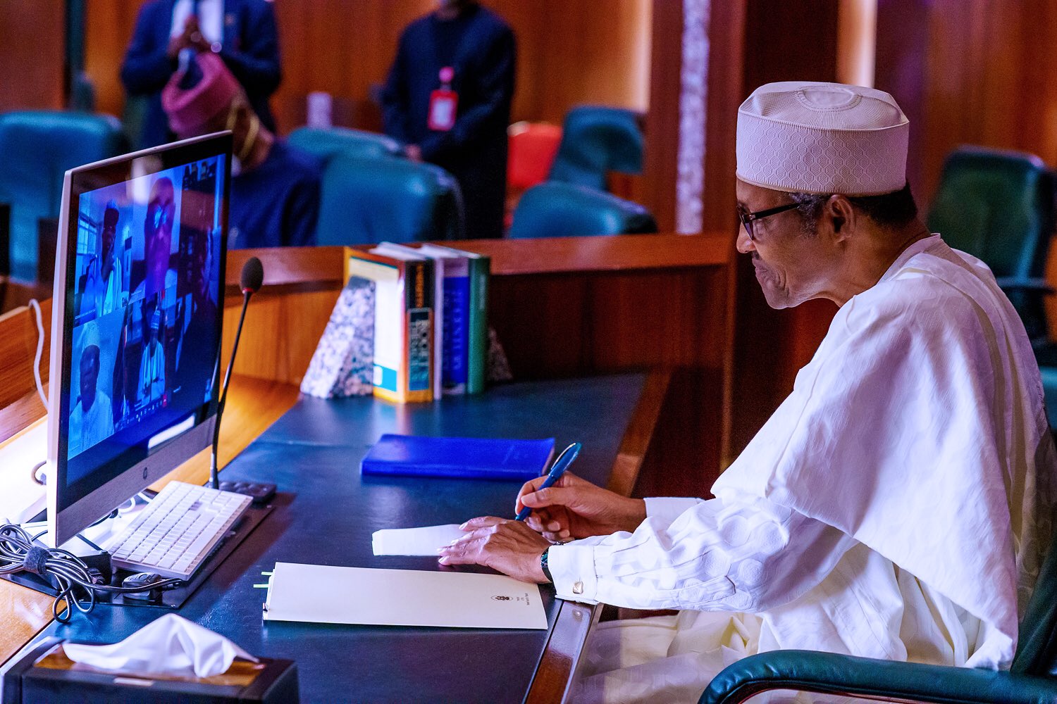 The unending tussle between news media and social media 4 Buhari