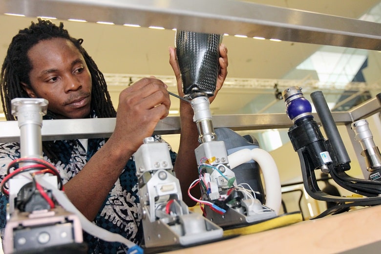David Moinina Sengeh; 6 facts about Sierra Leone’s 31-year-old Chief Innovation Officer 1 David Moininah Sengeh limbs