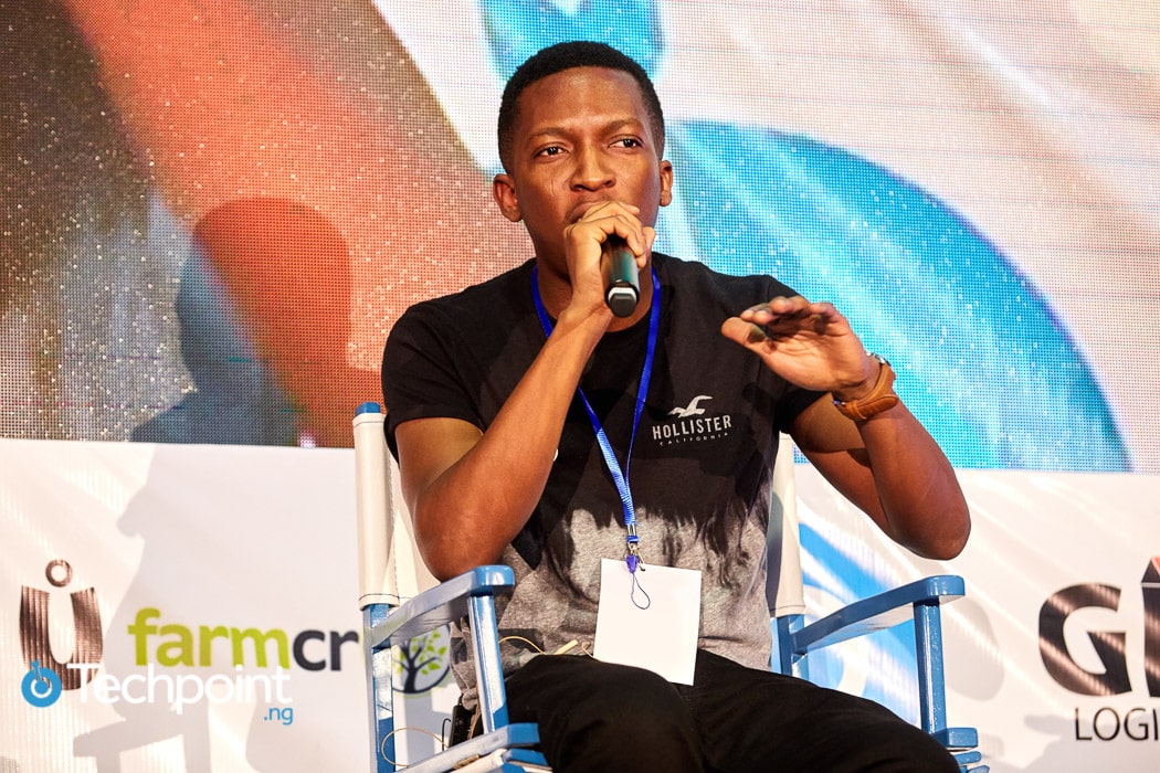 Bootstrapping vs. Fundraising: Which is the way to go? 1 Sola Akinlade (CEO, Paystack)