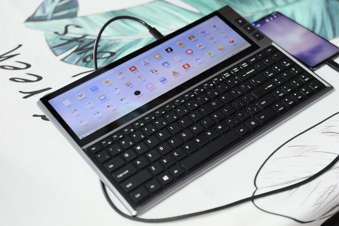 5 tech tools to help people with handwriting difficulties 8 Keyboard and touch screen in one device
