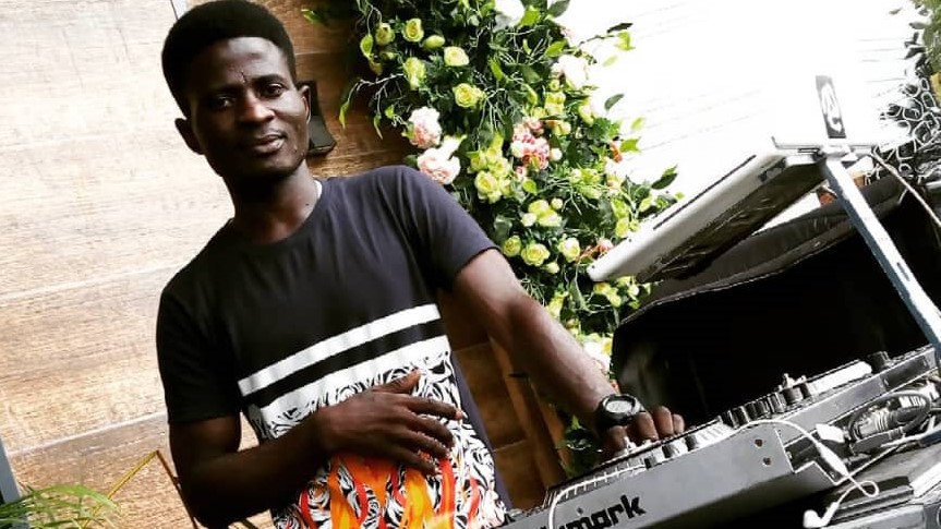 Meet, Olamilekan Sadiq, a DJ who teaches kids to code 1 Sadiq 1