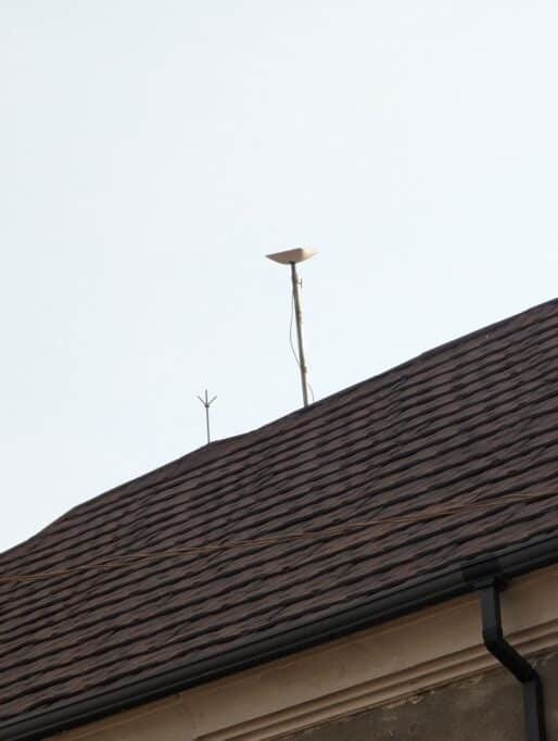 Do you really need Starlink? Here’s what a Nigerian user thinks 4 Starlink dish mounted on Gbadebo's roof