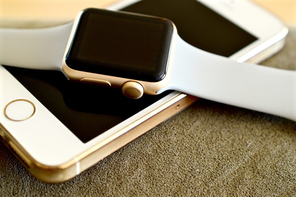 Snapchat launches My AI bot 1 apple watch 1694985 1920