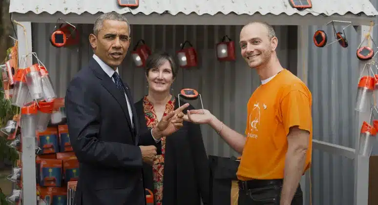 MTN South Africa to pay R1.9 billion 3 dlight obama