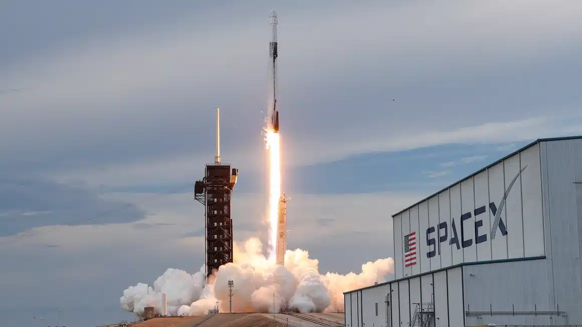 SpaceX launches 6 Starlink satellites to enable global Internet access for 4G smartphones