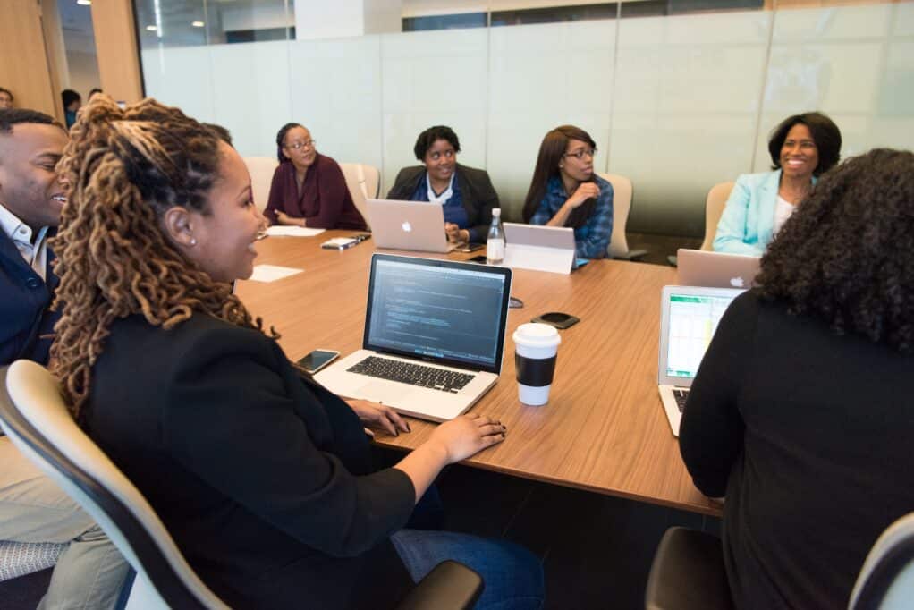 Killing the Starlink dream 1 Black men and women sitting in an office