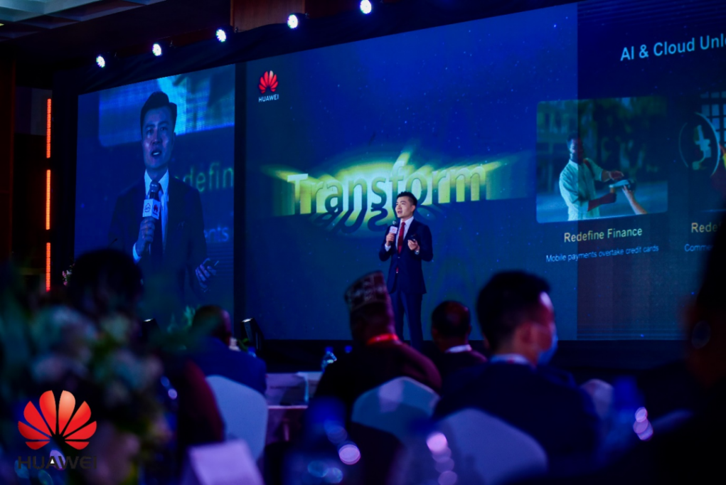 Huawei Cloud becomes the first company to launch hyperscale public cloud for Nigeria, accelerating digitization in West Africa with industry AI. 2 hu3