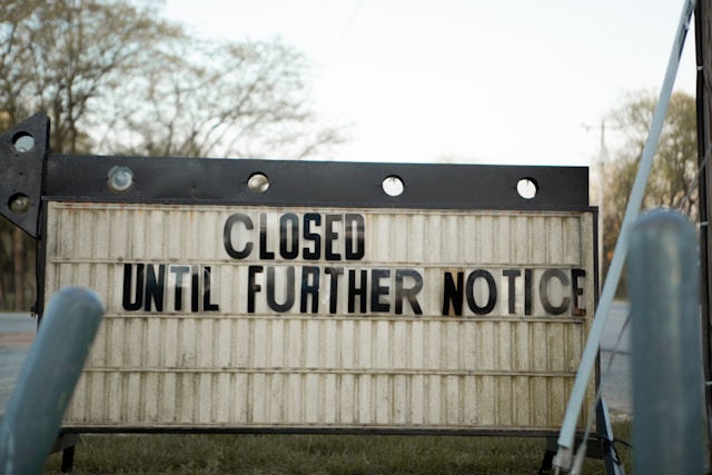 Zamtel to launch 600 4G/5G 5G sites in Zambia 2 Closed down sign